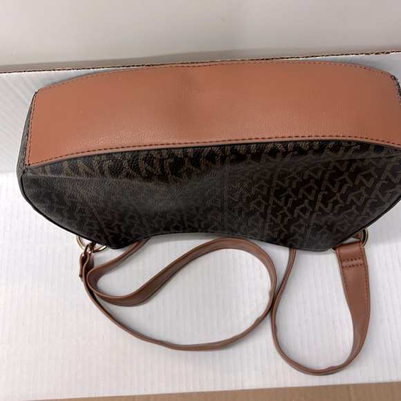 Jones New York Signature Handbag Purse Brown Monogram Pattern Faux Leather - Picture 10 of 11